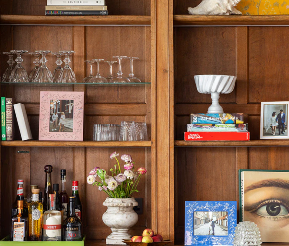 bookshelf scene showing green tray
