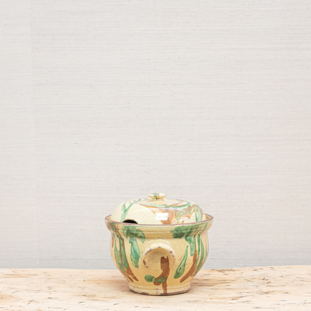 side view of terra cotta pot