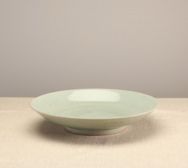 large round Chinese pottery celadon platter