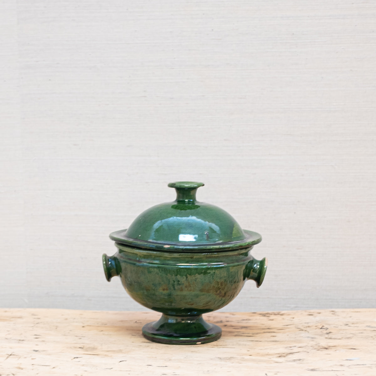 green lidded pottery